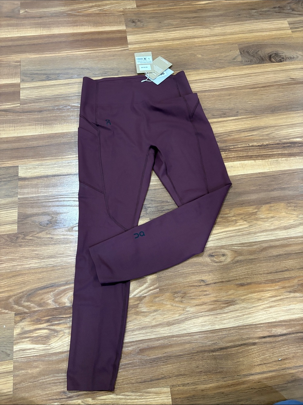 ON CLOUD movement tights long size large